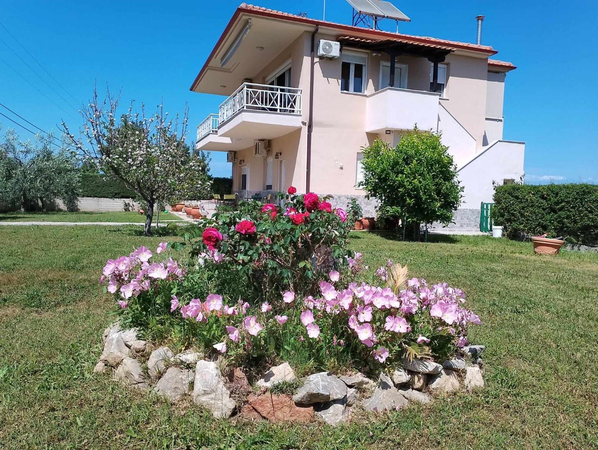 Alexandra'S Garden Apartment Paliouri Exterior photo